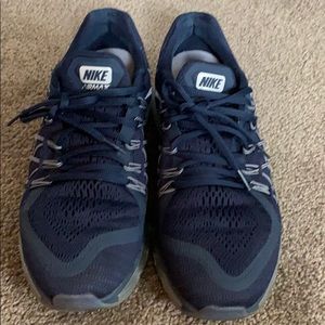 Used 2015 Nike Air Max size 10